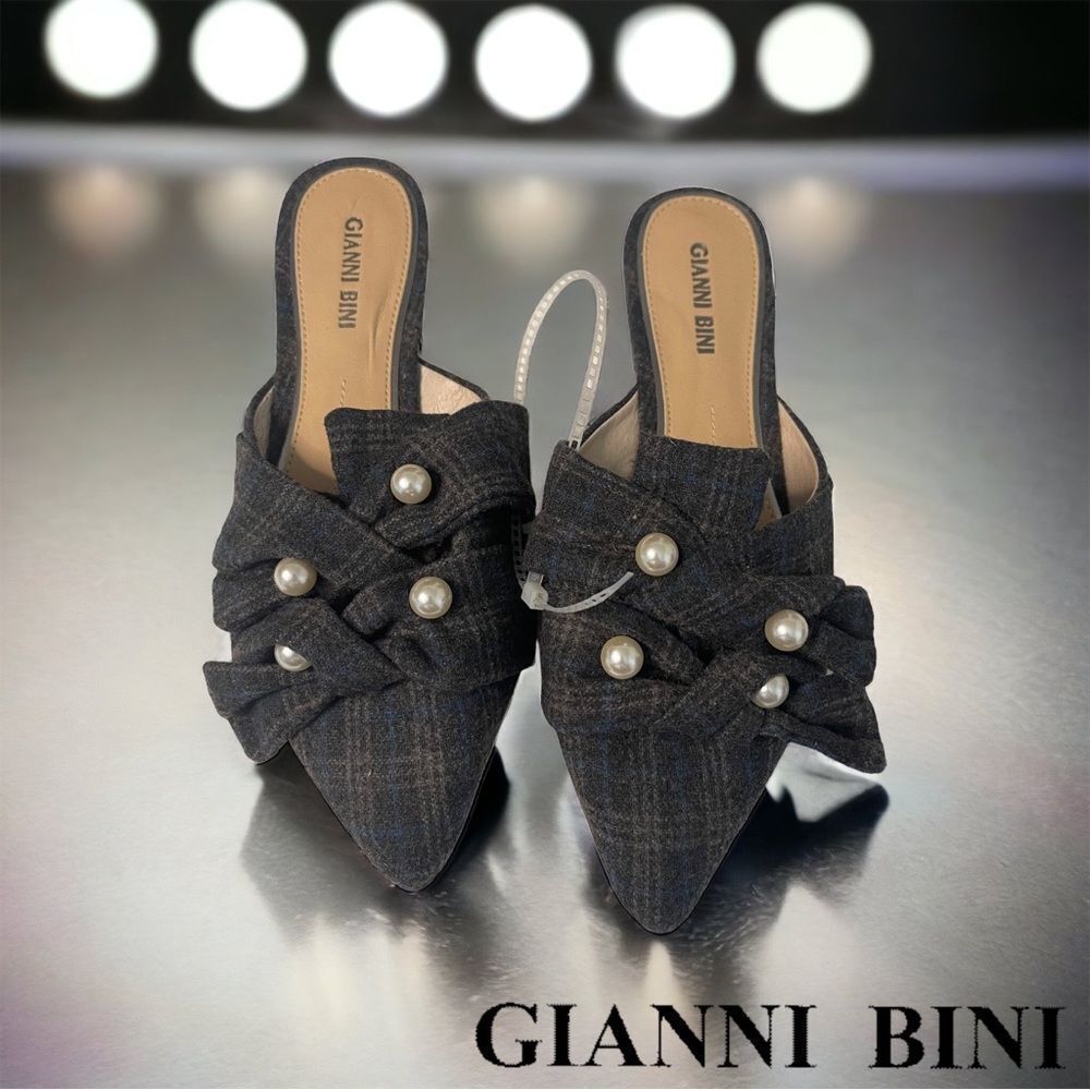 ❤️💗❤️ Gianni Bini Plaid Fannel and Pearl Mule Flats Size 7.5